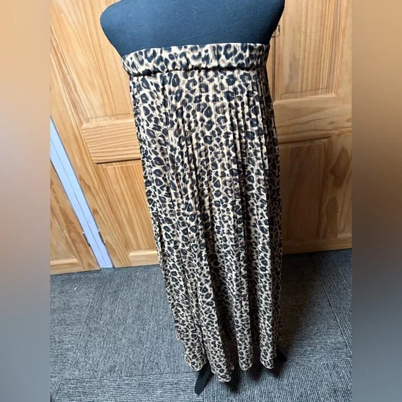 Betsey Johnson Leopard Print A-Line Skirt - Picture 2 of 4